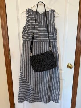 SET! Sleeveless Striped Midi Dress in Charcoal & White W/Crochet Purse